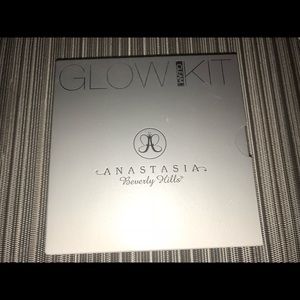 Anastasia Beverly Hills Gleam Glowkit